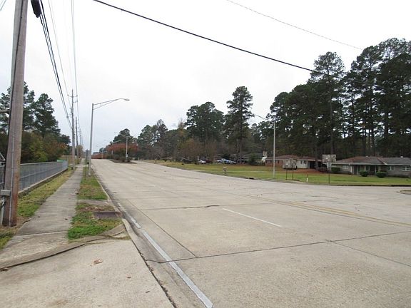 4th image of 4111 Pines Rd