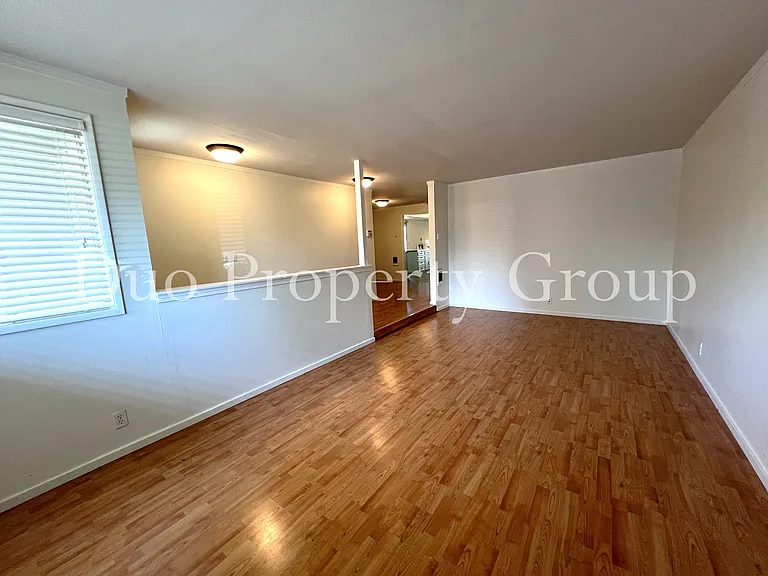 2035 Harvard Dr — Photo 3