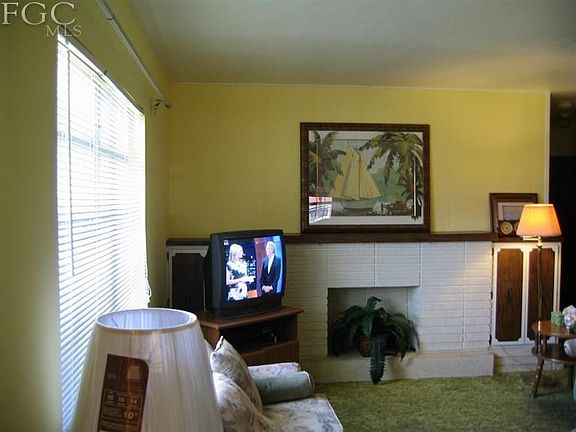5th image of 208 Crescent Lake Dr