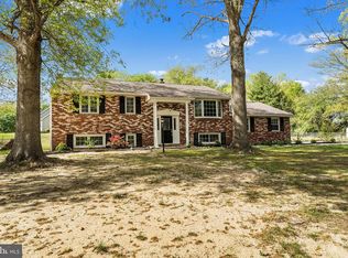 39 Holly Ln, Pilesgrove, NJ 08098