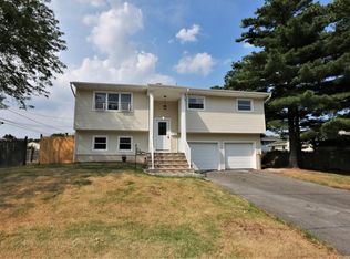 7 Sunset Dr, Port Reading, NJ