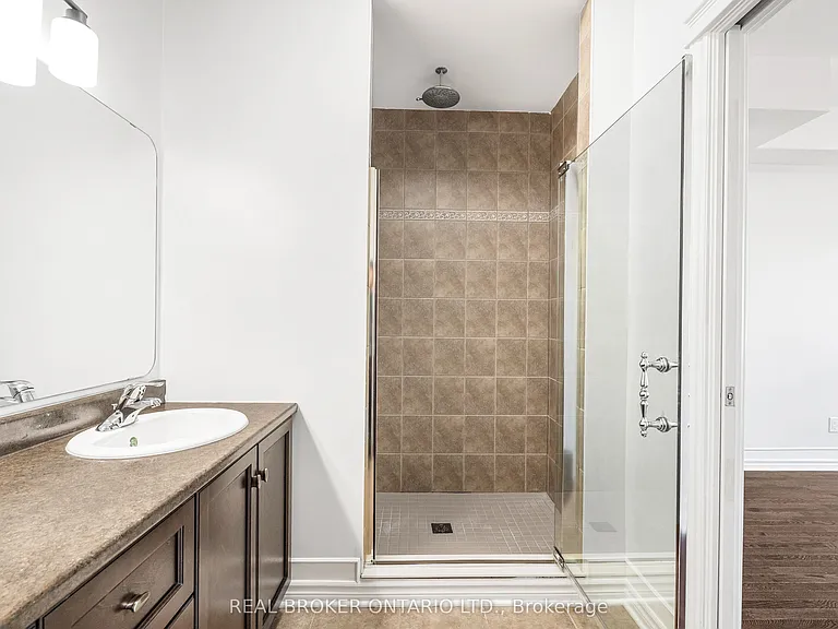 43 Claridge Dr — Photo 18
