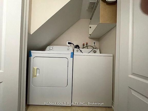 4th image of 44 Summershade St #Basement