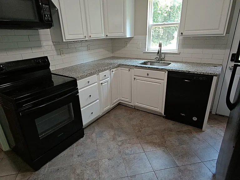 3048 Woodham Way SE — Photo 8