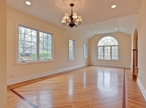 5th image of 2057 Big Oak Ln