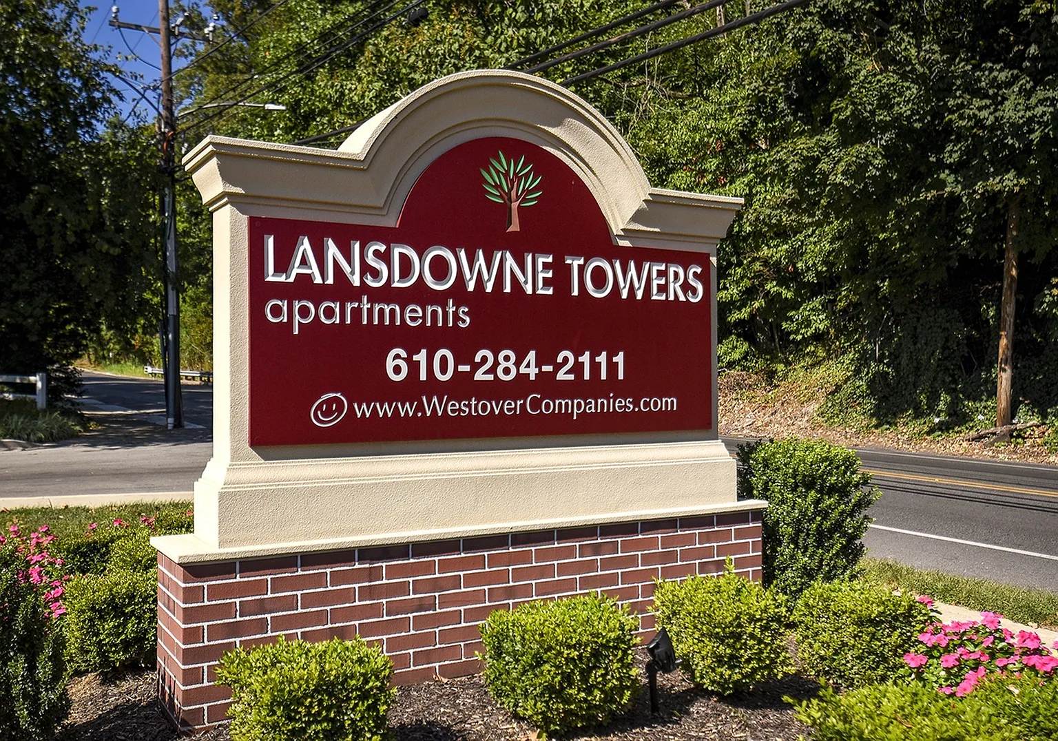 Lansdowne Towers Apartments — Photo 2
