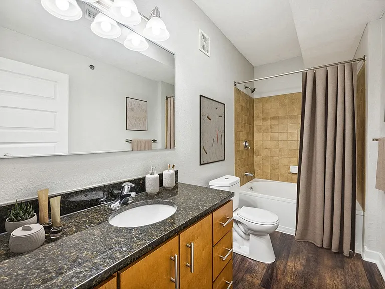 45 Madison Apartments — Photo 43