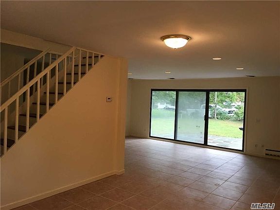 5th image of 53 Sycamore Dr