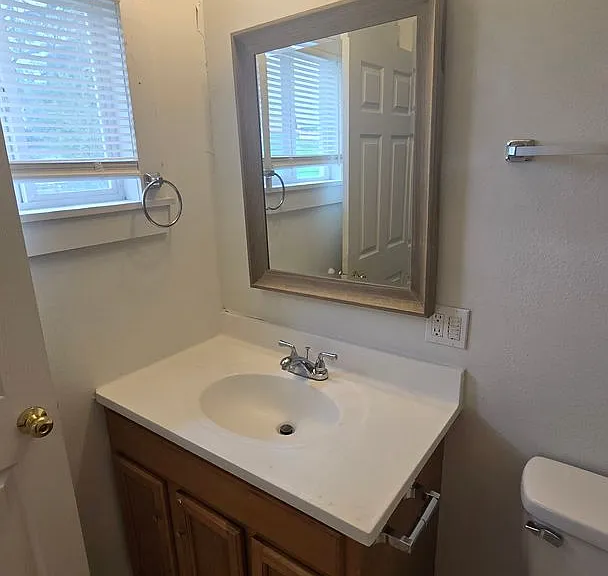 2614 Monterey St — Photo 8