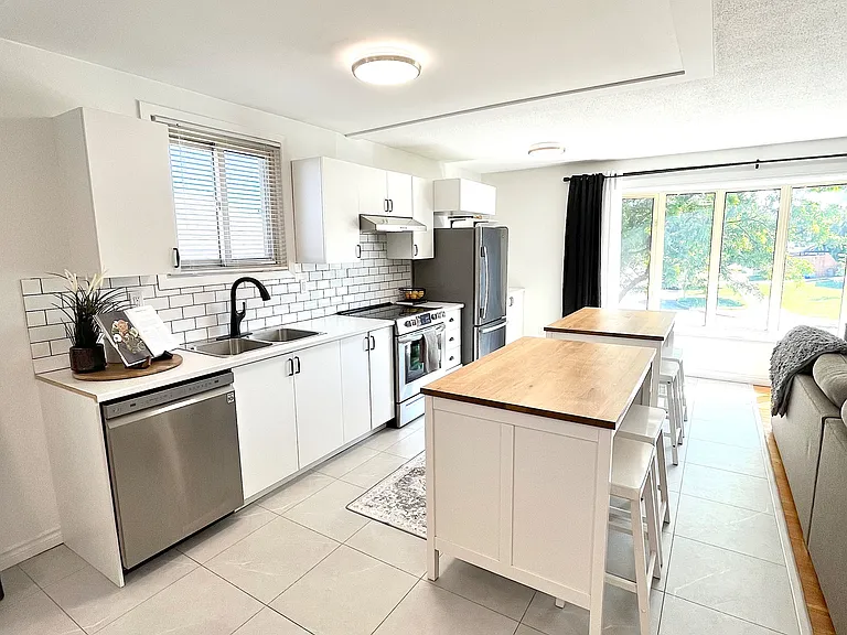 87 Locheed Dr #UPPER — Photo 22