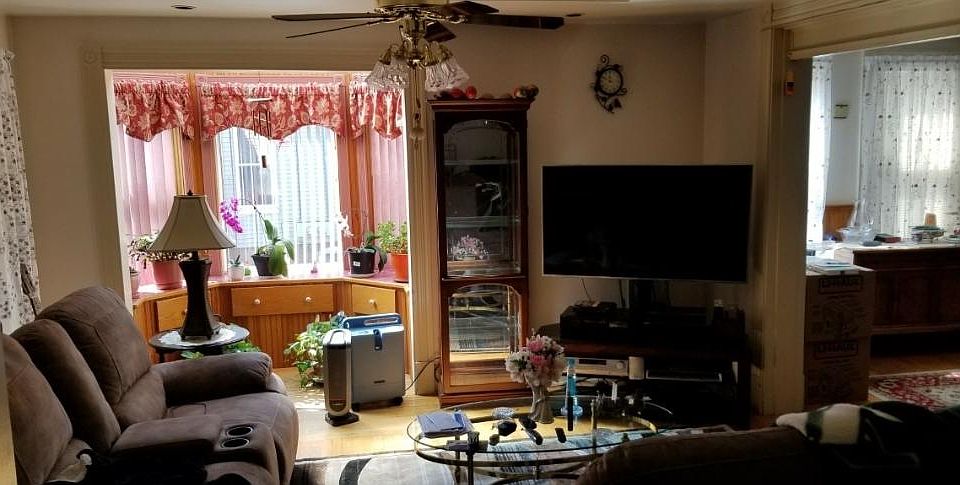2nd image of 310 Derby Ave #1