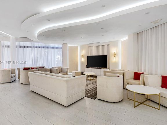 3rd image of 3610 Yacht Club Dr APT 1016