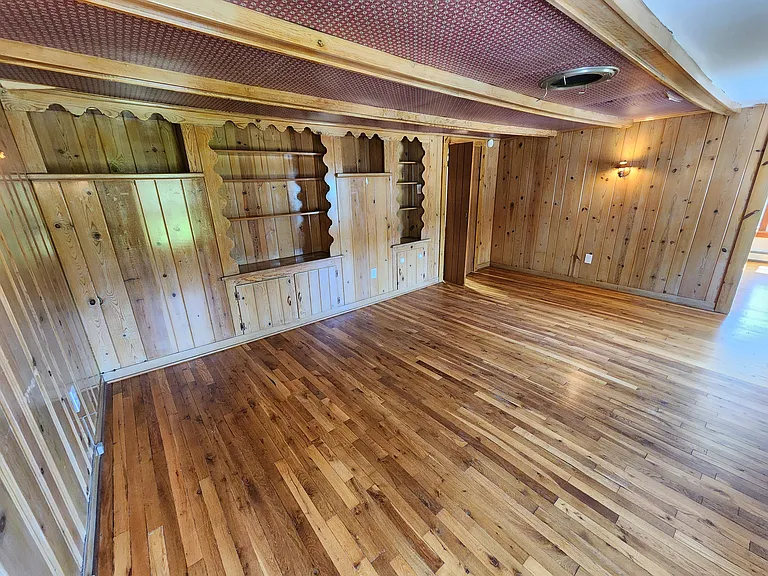 105 N Highland St — Photo 27