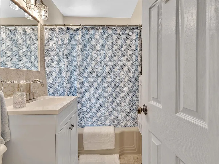928 Euclid Ave #2 — Photo 10