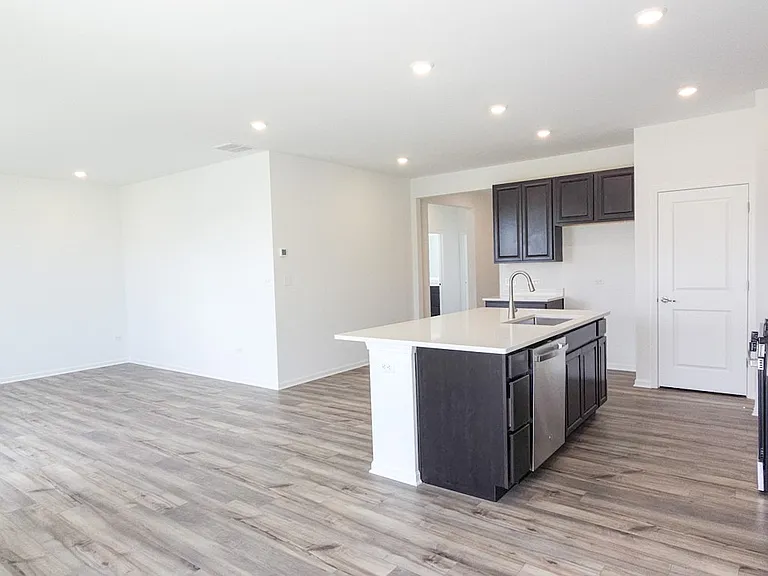 3655 Chadwick St — Photo 3