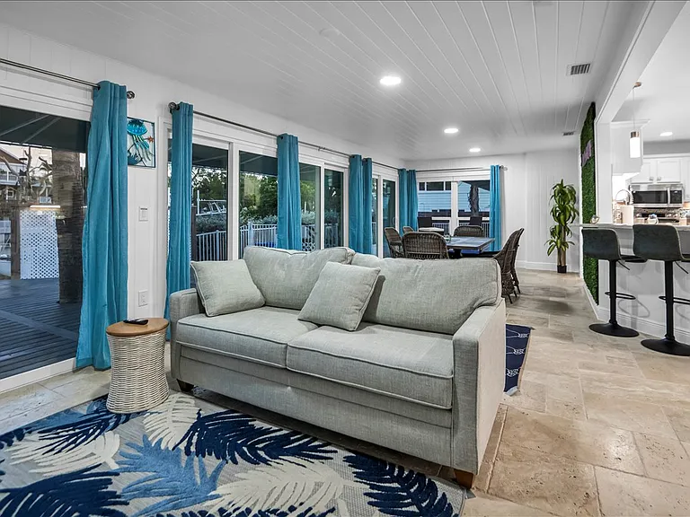31 Lands End Ln — Photo 14