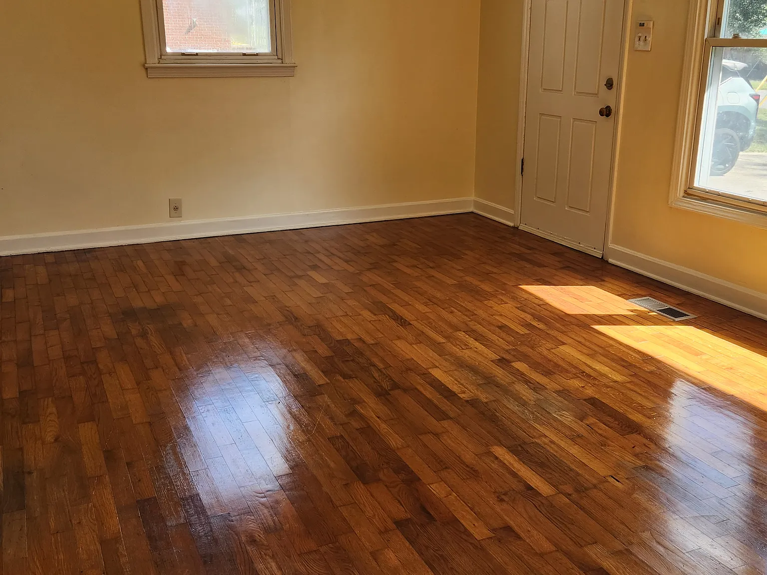 3 bed, 1000 sqft, $1,350 — Photo 4
