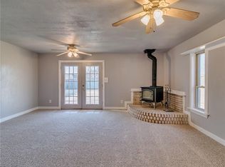844 NW 15th St, Moore, OK 73160