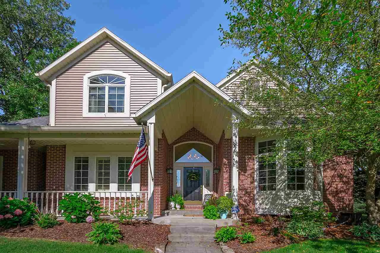 52805 Spring Mill Ct photo 1