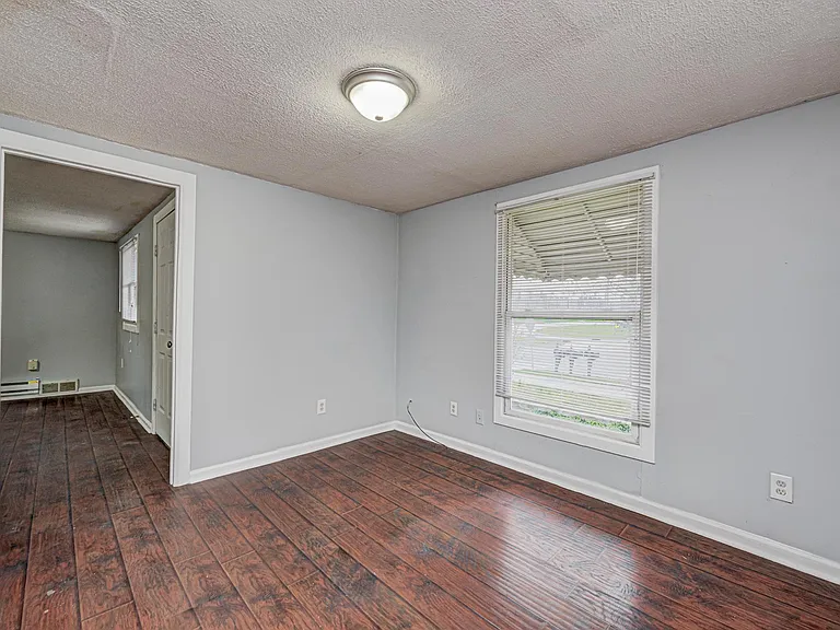 3232 S Emerson Ave #4 — Photo 4