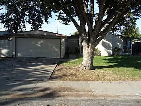 2113 62nd Ave photo 1