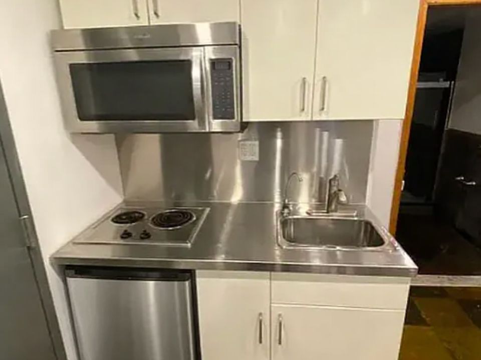 2nd image of 155 W 83rd St #2