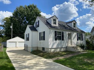 725 Roberts St, Sheffield Lake, OH 44054