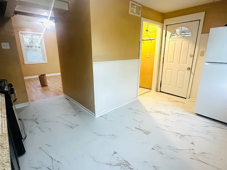 76-80 Thackeray Ct — Photo 8