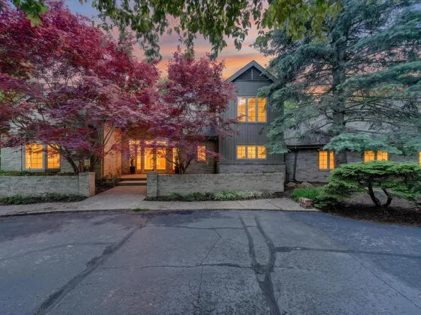 1 Beckford Pl, Clarkston, MI 48348