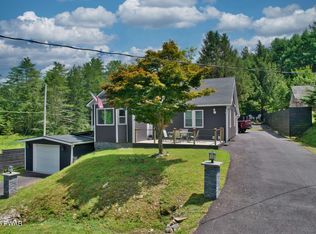 214 Twin Lakes Rd, Shohola, PA 18458