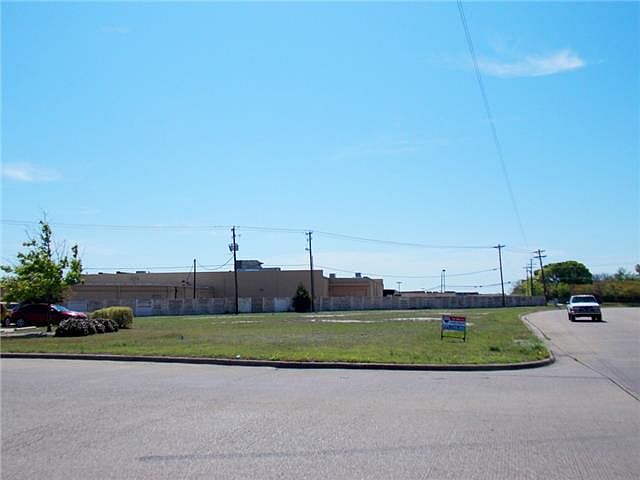 1st image of 506 Cornell Ln