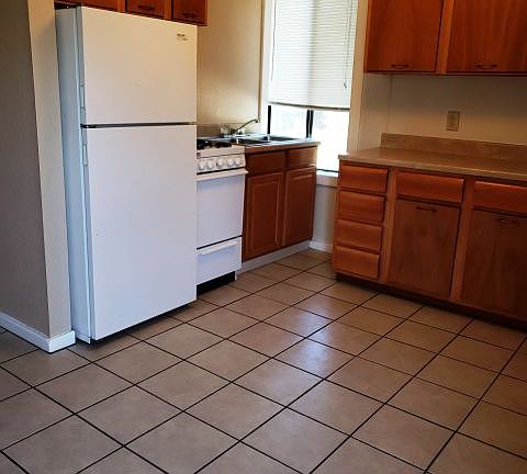 2nd image of 723 N 24th St APT 3