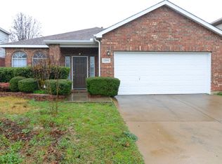 12661 Oakwood Cir, Euless, TX 76040