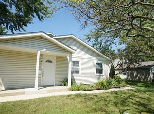 1326 Braver Ct, Wheeling, IL 60090