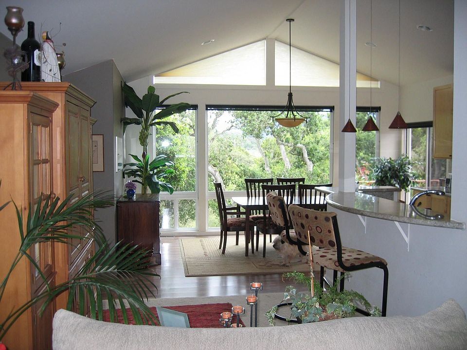 Looking from liv rm to dining rm