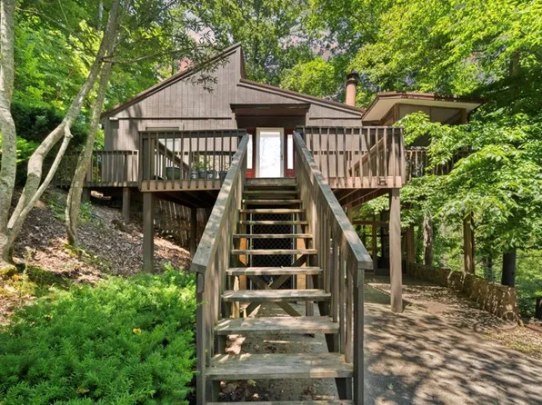207 Cliff View Ln, Hazard, KY 41701