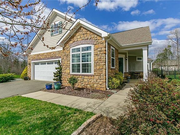 2nd image of 407 Ashley Woods Dr