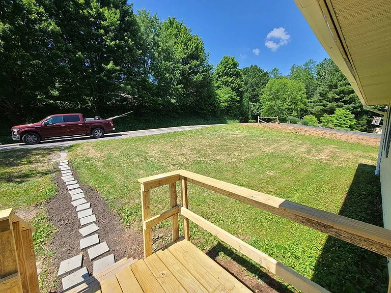 182 Delp St — Photo 8