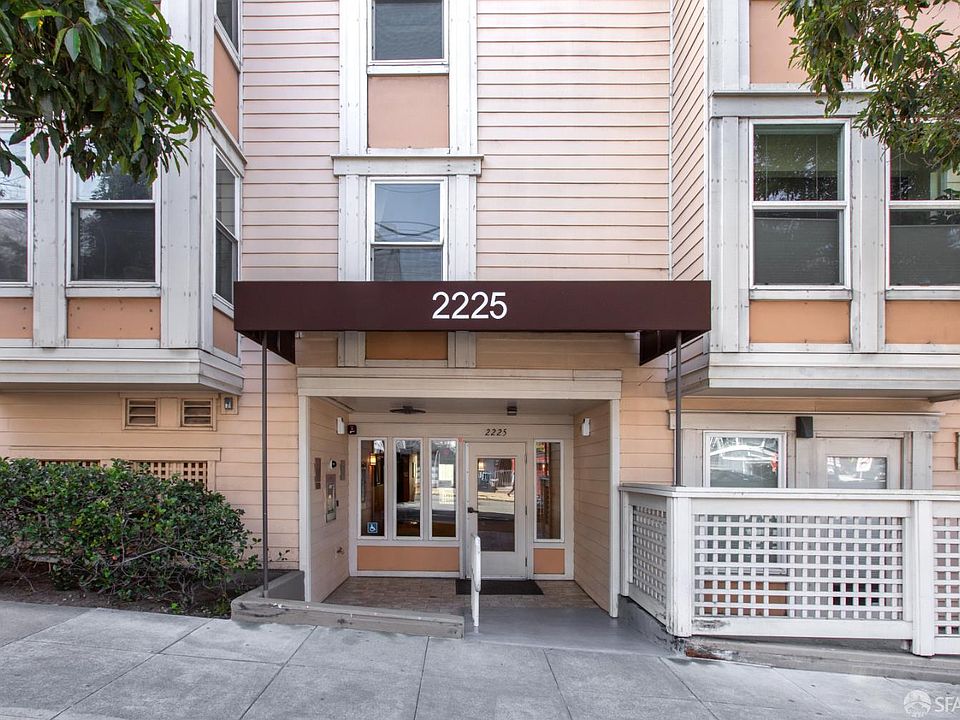 1st image of 2225 23rd St Unit 315