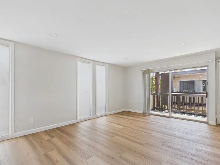 125 Harkness Ave #13 — Photo 2