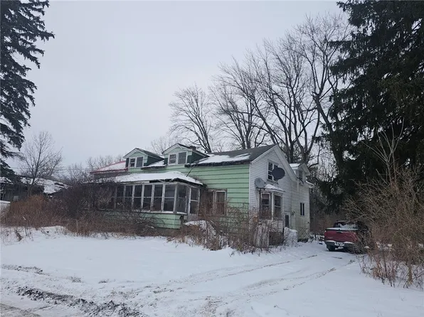 5298 Vanhoute Rd, Sodus, NY 14551