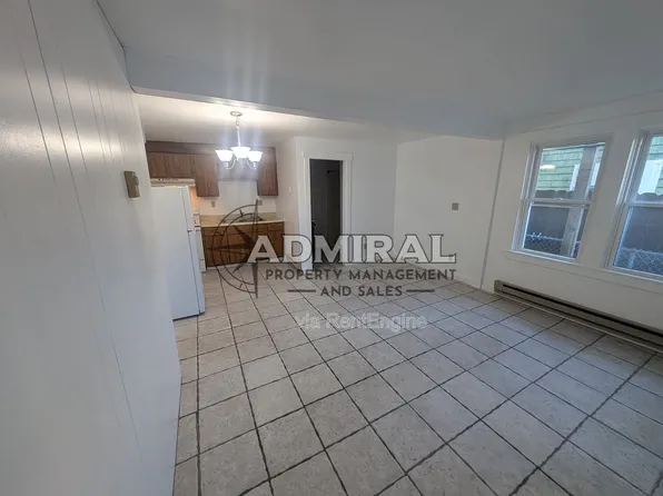 8 Mechanic St APT 2, Farmington, NH 03835