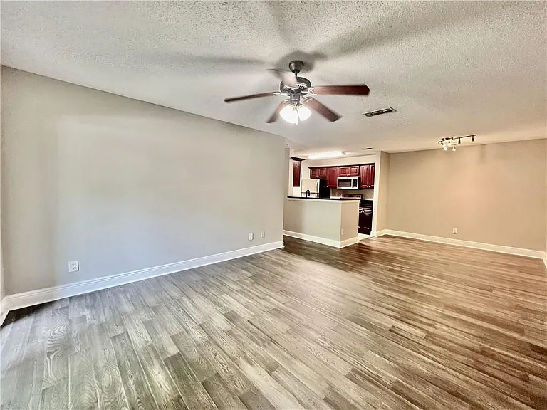 7101 Santa Fe Pkwy — Photo 6