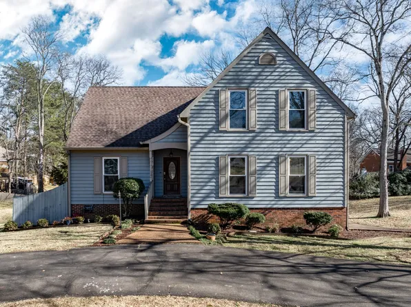 1401 Windermere Dr, Columbia, TN 38401