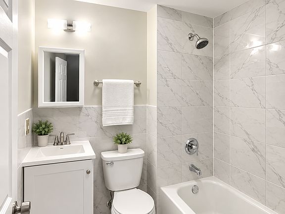 4th image of 76 Ridge St #3C