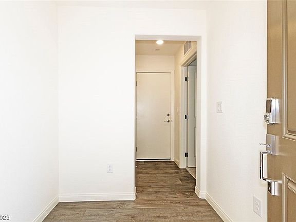 4th image of 2641 Champagne Gold Ave