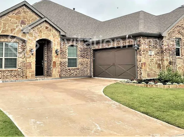 221 Honey Brook Ln, Aledo, TX 76008