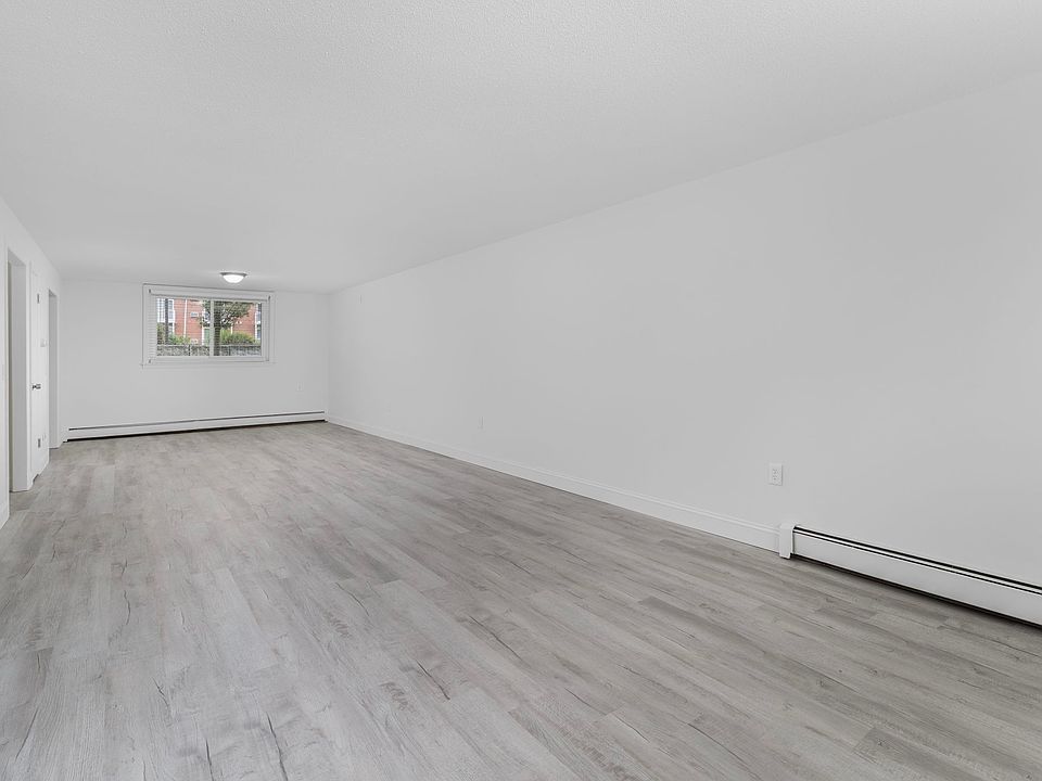 1st image of 10 Brookfield Rd APT B2