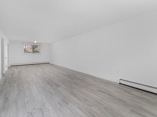10 Brookfield Rd APT B2