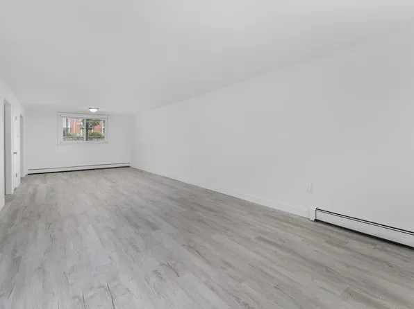 10 Brookfield Rd APT B2, Riverside, RI 02915